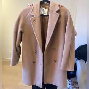 The tan aritzia babaton slouch coat